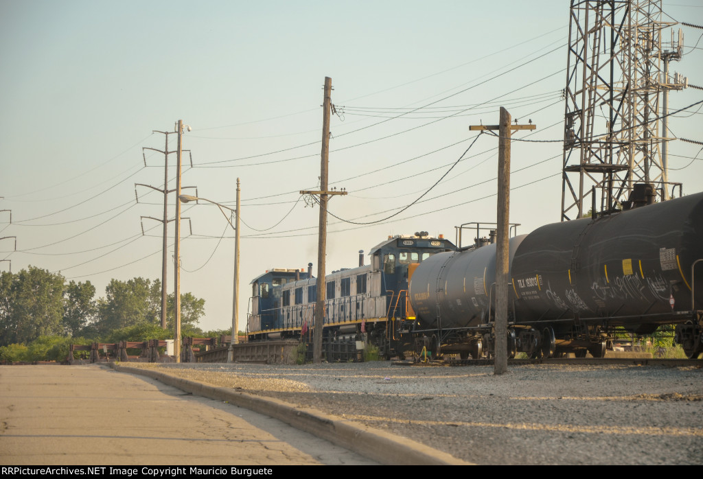 CSX 3GS21B Locomotives in the yard